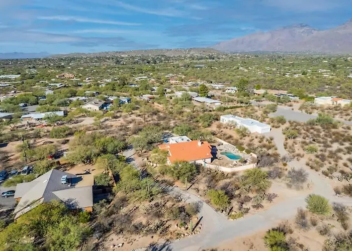 Catalina Mountain Views With Pool Holiday home