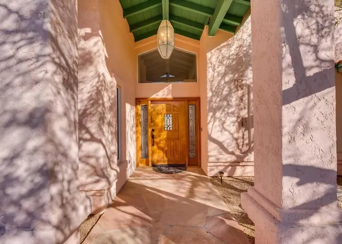 Catalina Mountain Views With Pool Holiday home